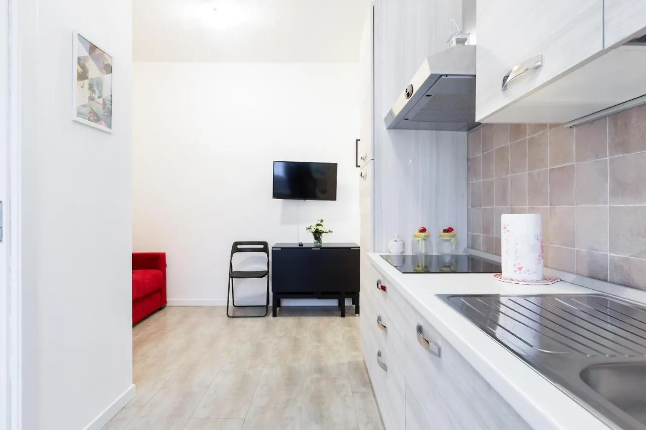 Apartment Renovated Flat Subway Yellow Line Milan