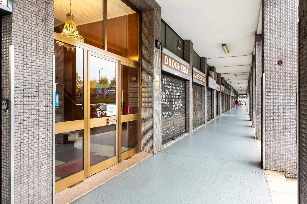 Apartment Renovated Flat Subway Yellow Line Milan Italy