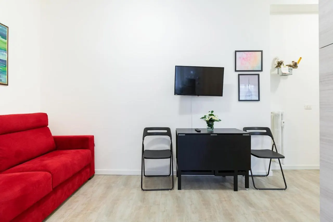 Renovated Flat Subway Yellow Line Milan Italy