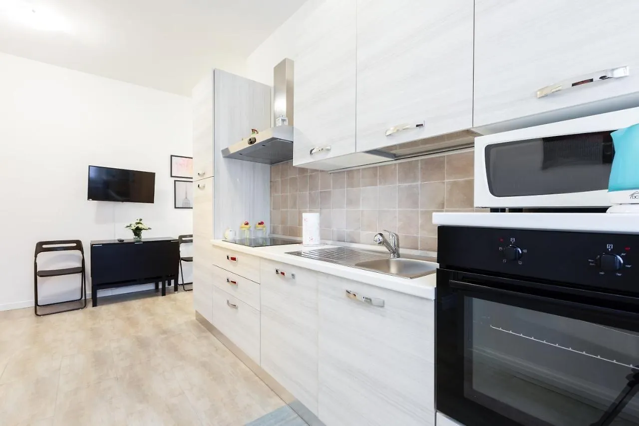 Apartment Renovated Flat Subway Yellow Line Milan